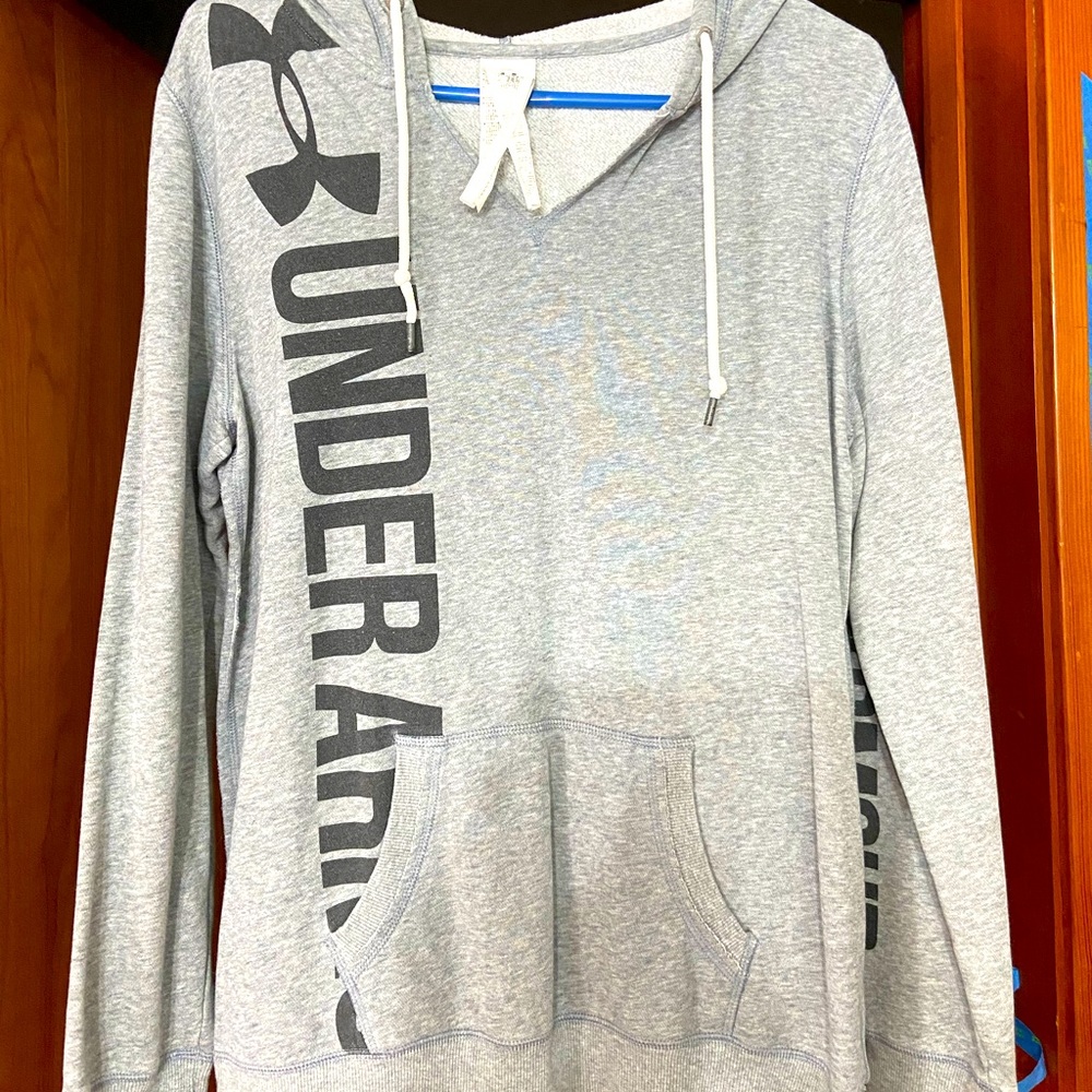 Women’s medium ua hoodie